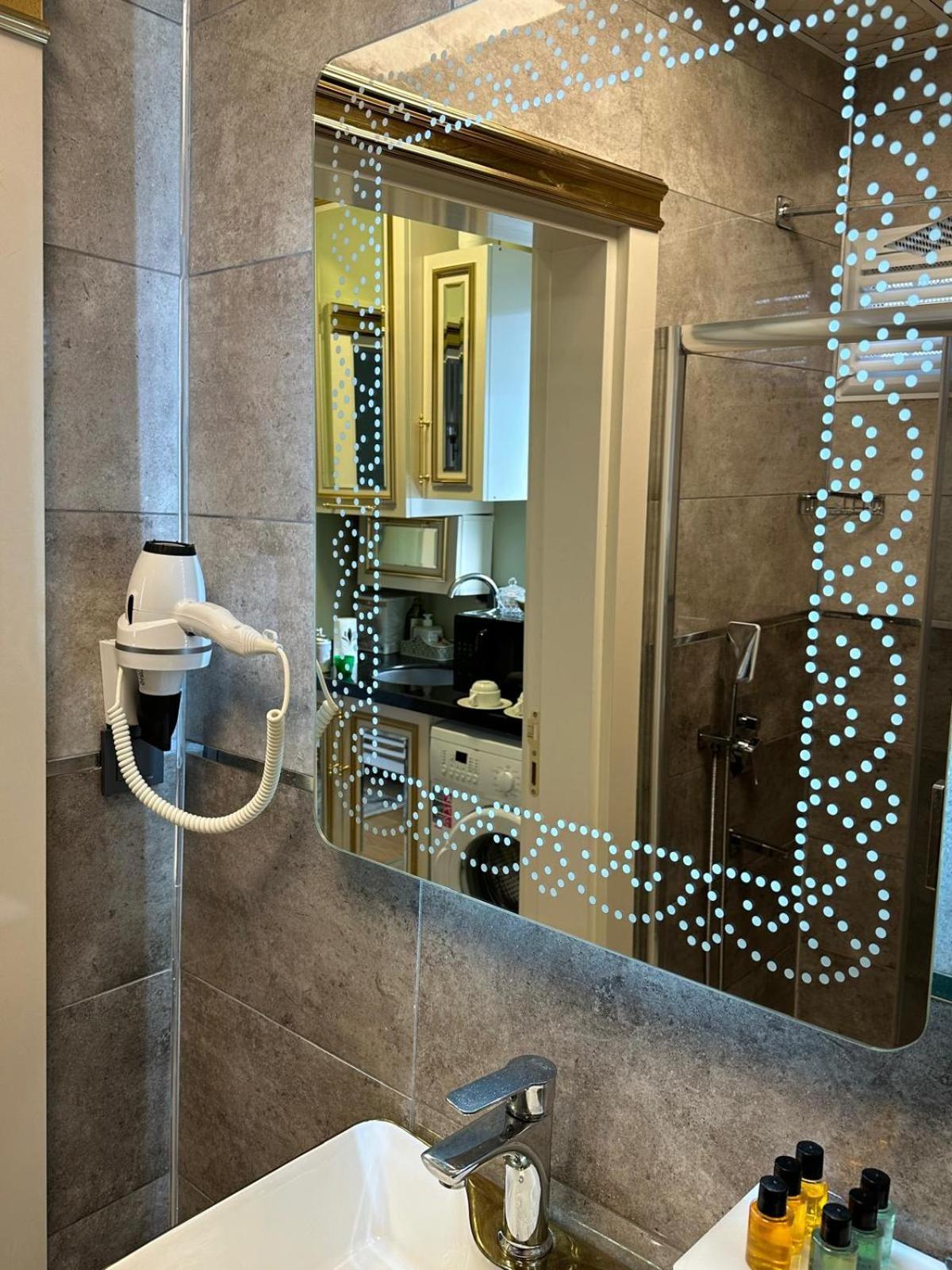 Whitemoon Hotel Suites Taksim Istanbulská provincie Exteriér fotografie